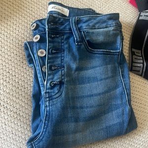 Kancan size 26 skinny Jean